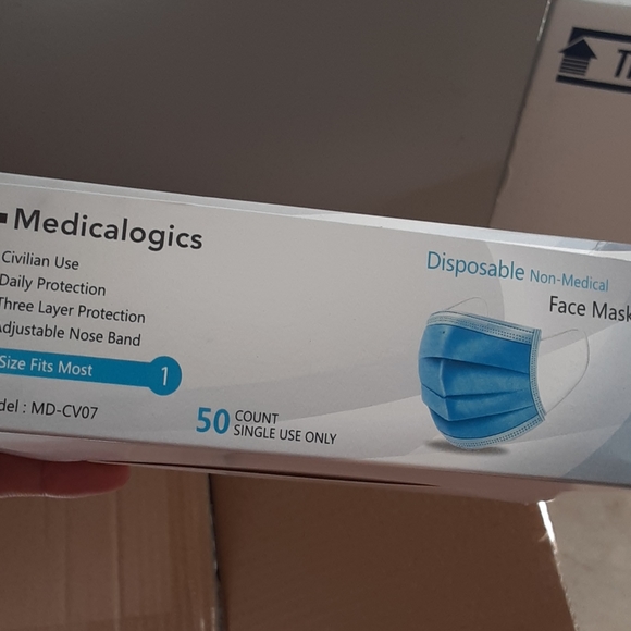 200 PCS Face Mask Medical Surgical Dental Disposable - Picture 8 of 9